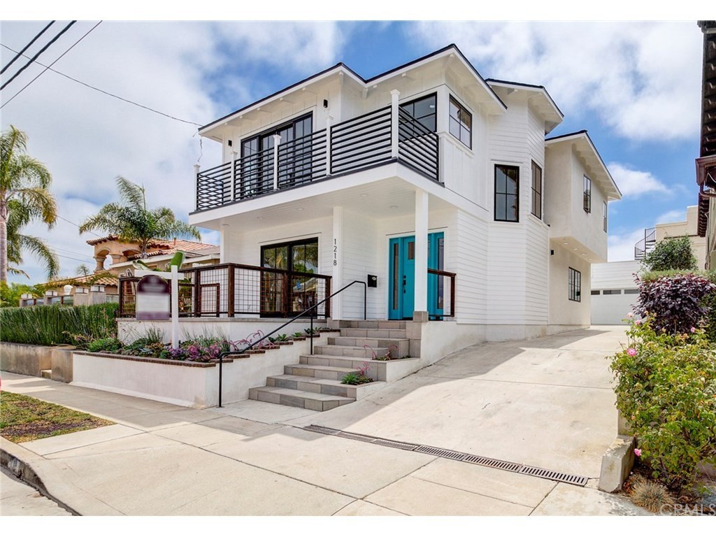 1218 6th St. Hermosa Beach Front View